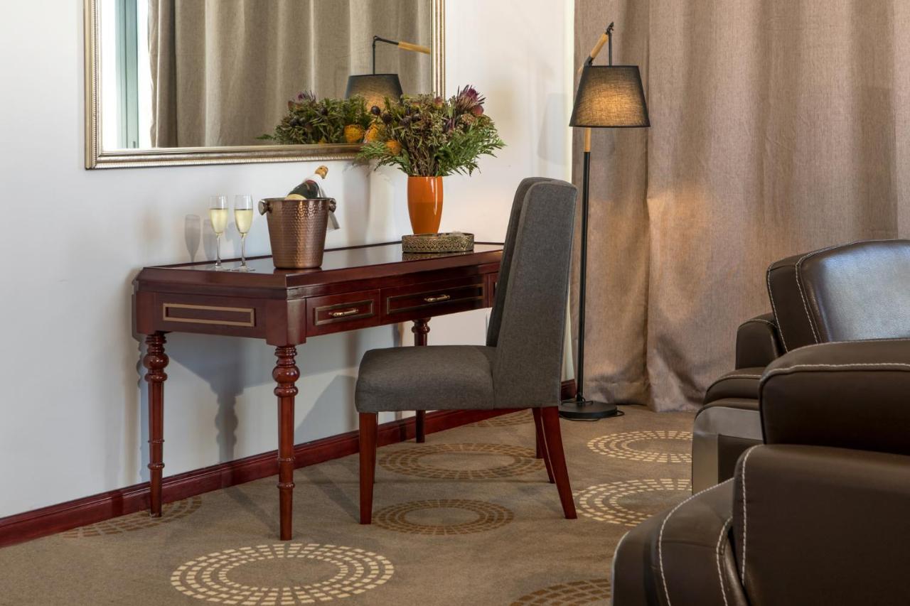 Flamingo Villas Boutique Hotel Волфіш-Бей Екстер'єр фото