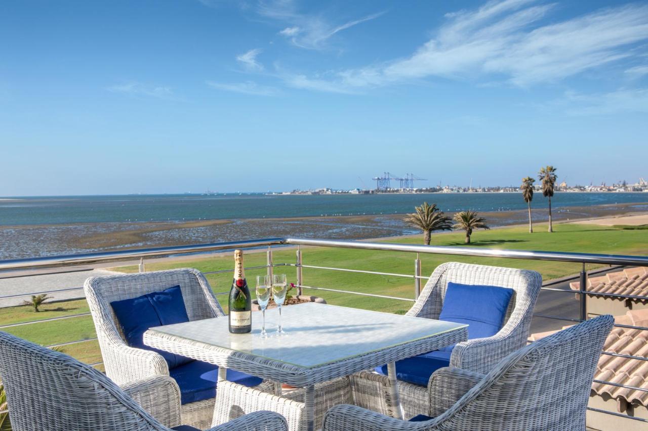 Flamingo Villas Boutique Hotel Волфіш-Бей Екстер'єр фото