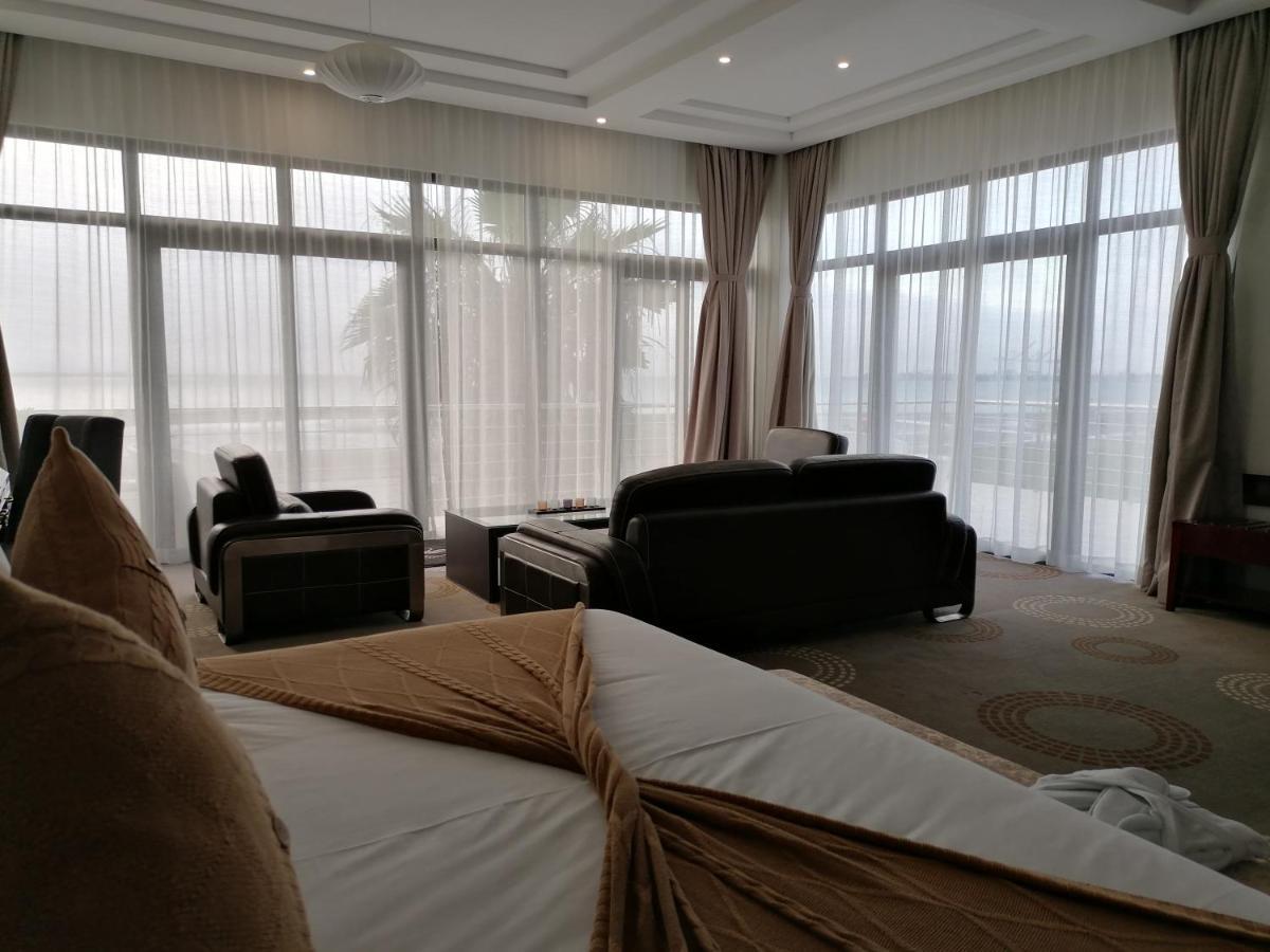 Flamingo Villas Boutique Hotel Волфіш-Бей Екстер'єр фото